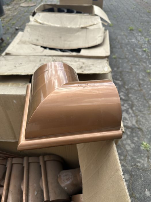 Scala Plastics elementy do rynien lej spustowy naroznik hak rynny