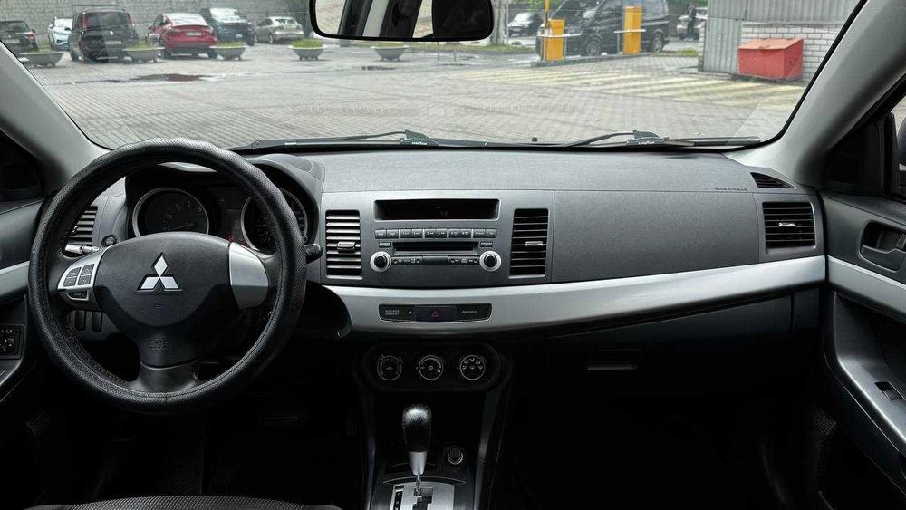 Mitsubishi Lancer 2011 Автомат 2011 газ бензин