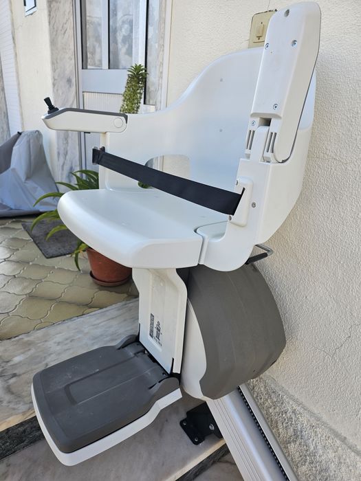 Elevador Escadas Exterior com 5 metros 
5000mm( 5 metros )curso to