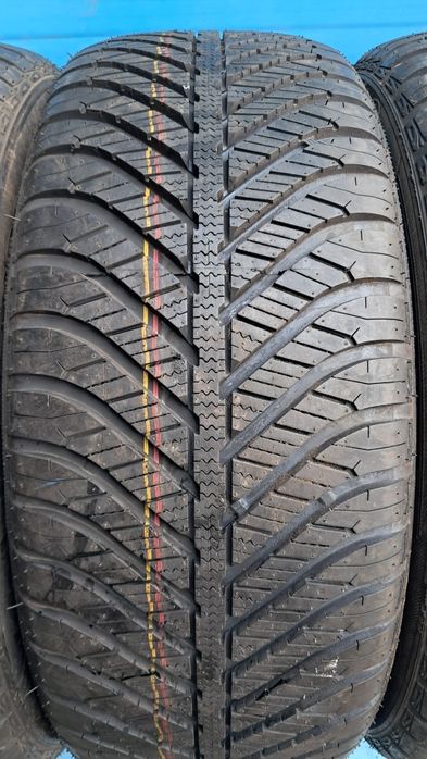 225/50R17 94V Goodyear vector4 seasons