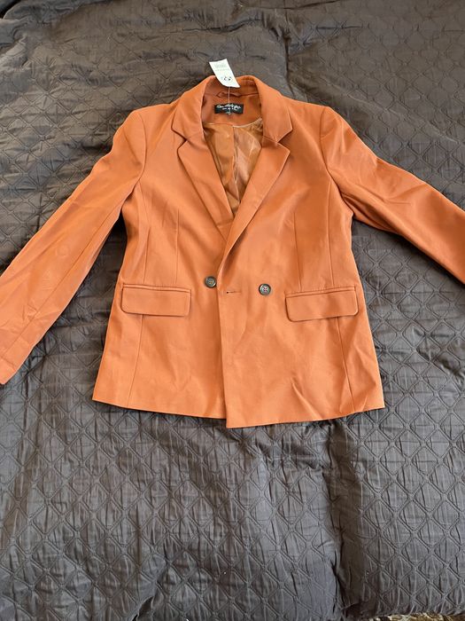 Новий костюм розмір m