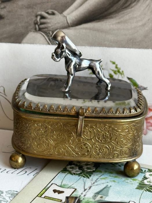 Zawieszka Duża srebrna Bokser piękna