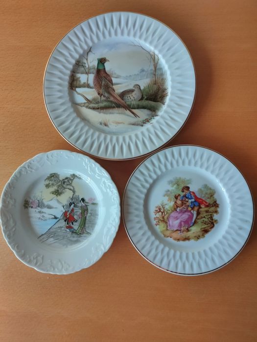 Pratos decorativos em cerâmica "SPAL".
