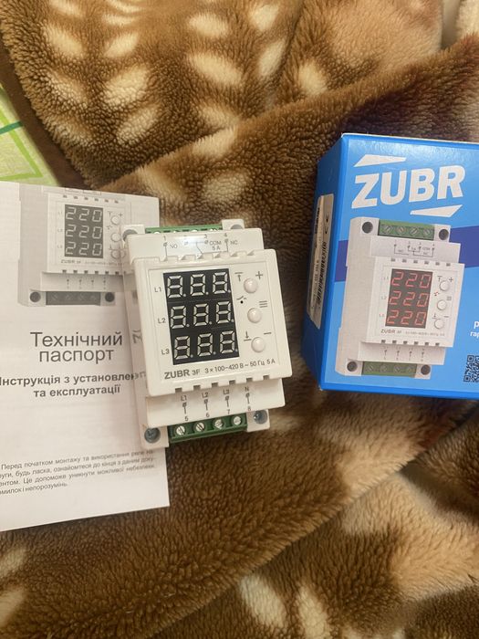 Реле напруги  ZUBR 3F