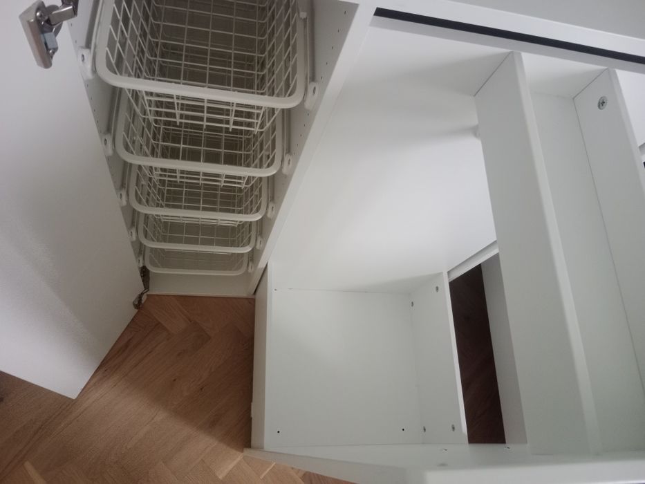 Sprzedam białą szafę IKEA SMÅSTAD