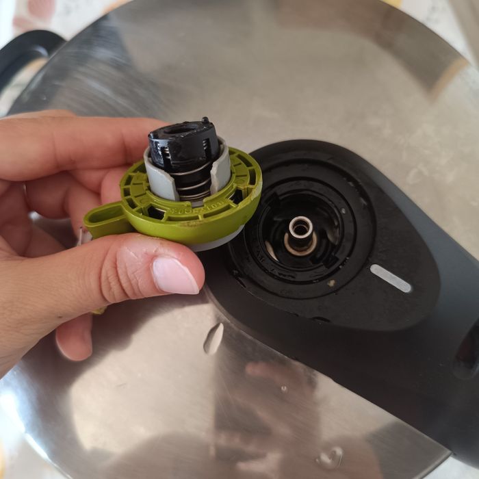Panela de Pressão Tefal Secure 5 Neo 6L preciso substituir botão