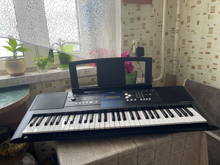 Синтезатор Yamaha PSR-E333