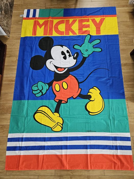 Baner z materiału z Myszką Mickey