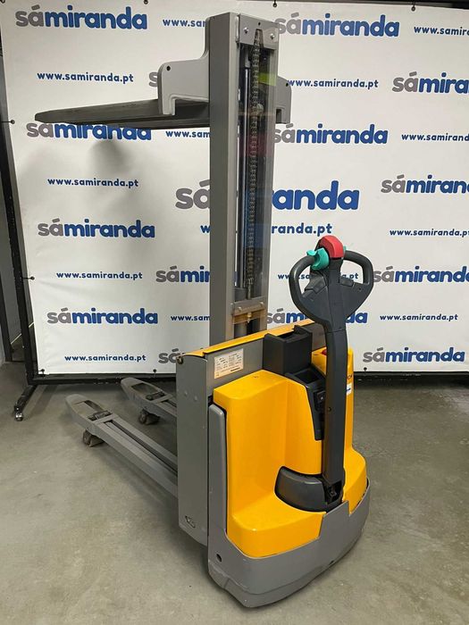 Stacker Elétrico Jungheinrich EMD 118