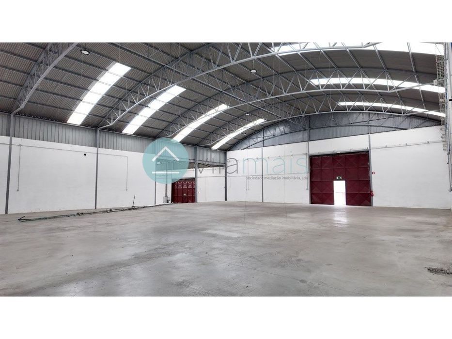 Armazéns para arrendamento - Rua da Boavista 116, Grijó