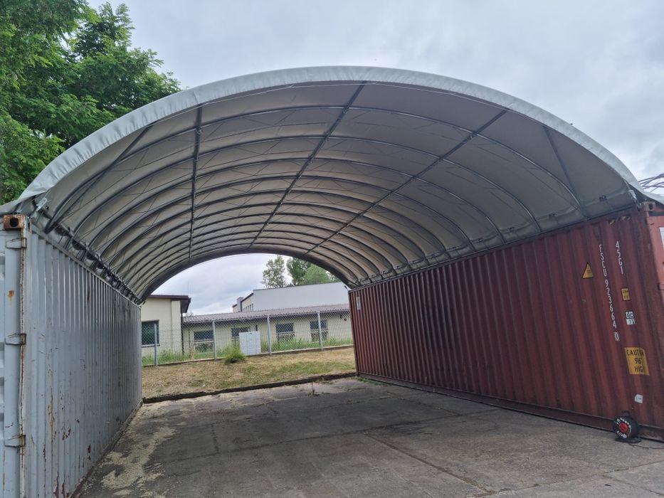 Zadaszenie kontenerów morskich.