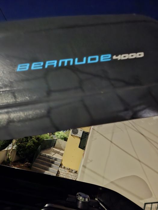 Mala de tejadilho Bermude 4000 como nova