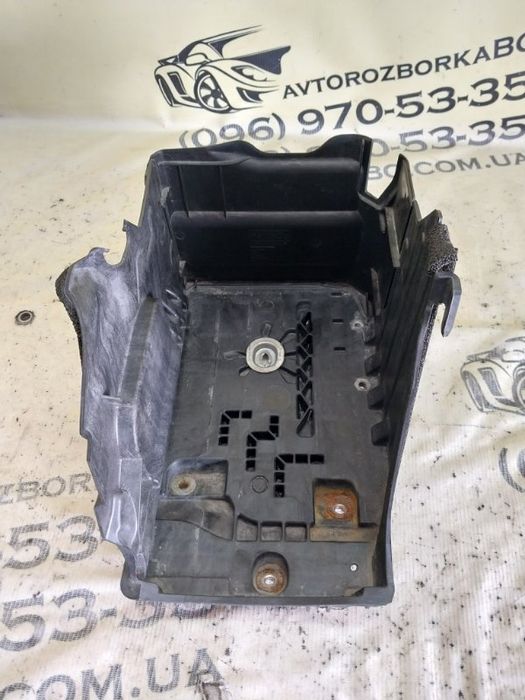 Полка акумулятора Land Rover Evoque 2016