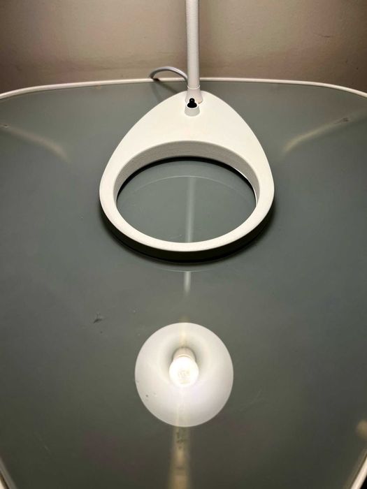 Candeeiro de mesa em Branco e Preto, estilo nordico