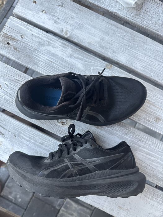 Кросівки Бігові Asics Gel-Kayano 30 розмір 40.5