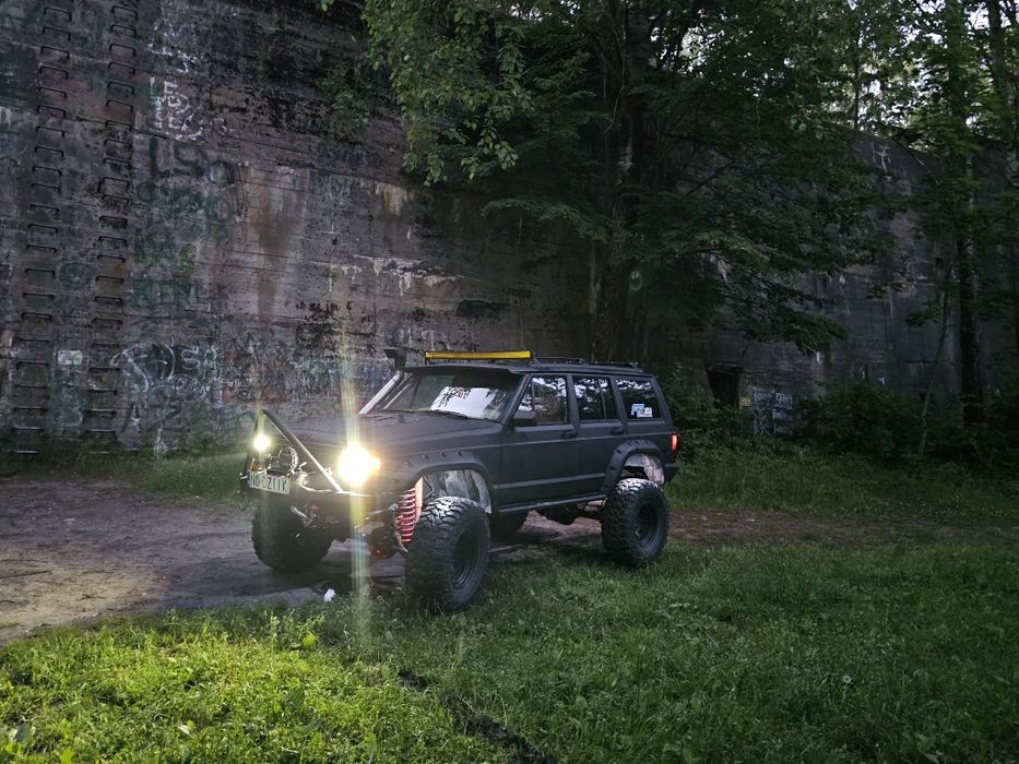 Jeep Cherokee