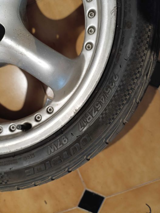 Vendo conjunto de 4 jantes R17 5x112 com pneus