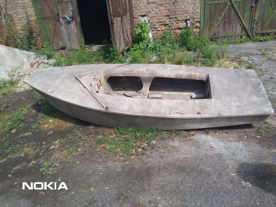 Лодка, ялик парусный.
