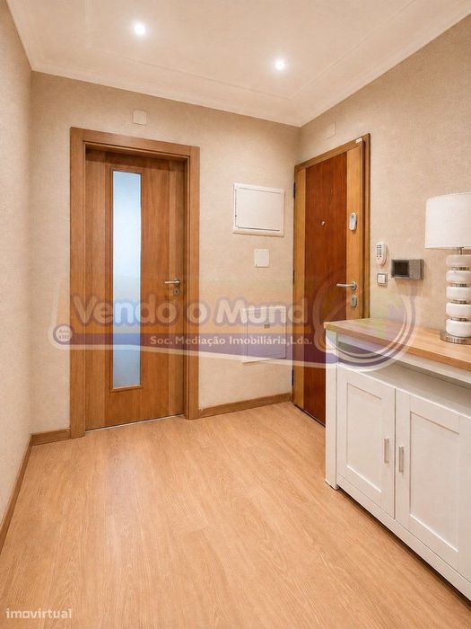 Apartamento T2 em Loures (LXLR045)