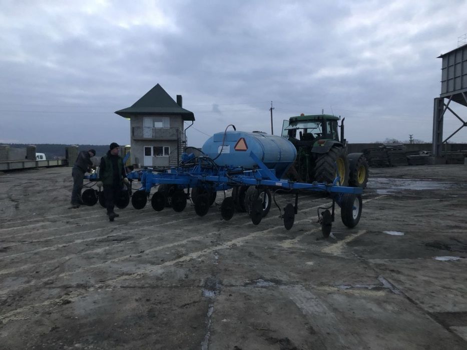 Аплікатор для внесення рідких добрив DMI Nutri-Placer