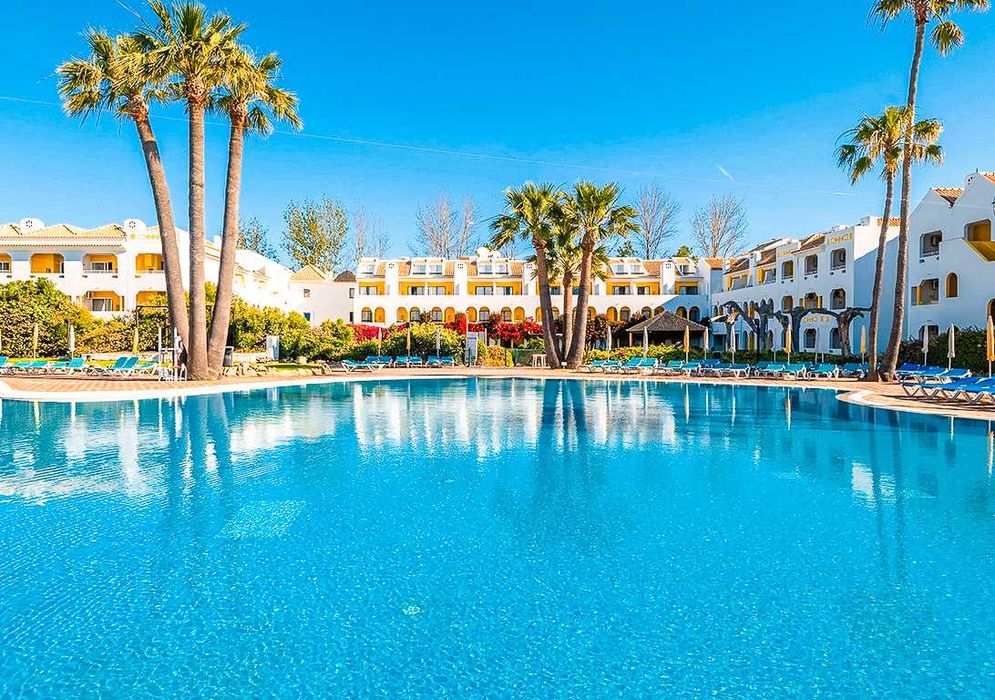 Apart T1 Golden Club Cabanas + Piscinas + Barco + Praia + Jacuzzi