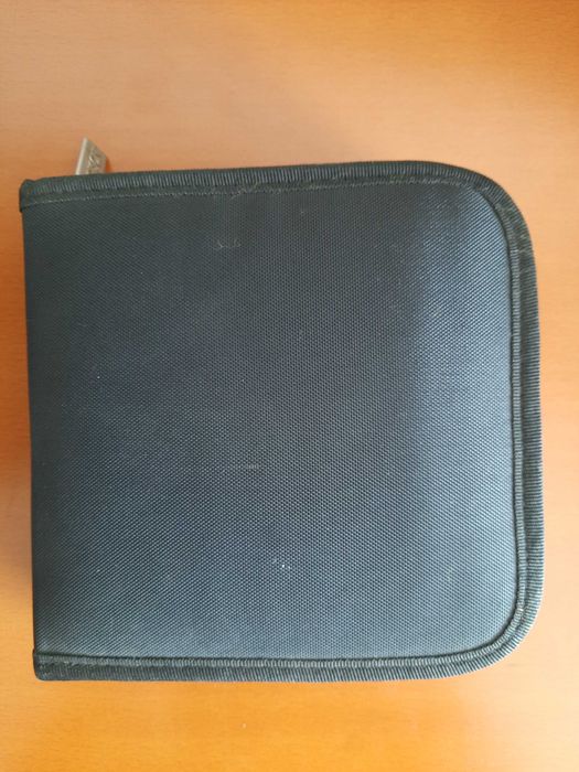 Bolsa/Estojo para 24 CDs/DVDs com fecho – Preto (Bom estado)