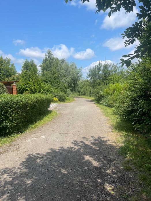 Продам Ділянку 20 соток з Видом на Озеро в Мальовничому Місці.