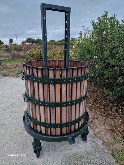 Prensa de uvas usadas