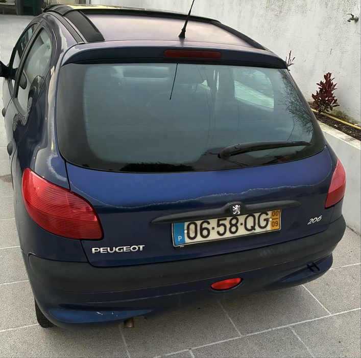 Peugeot 206 1.1 Gasolina – Económico – Revisão em dia