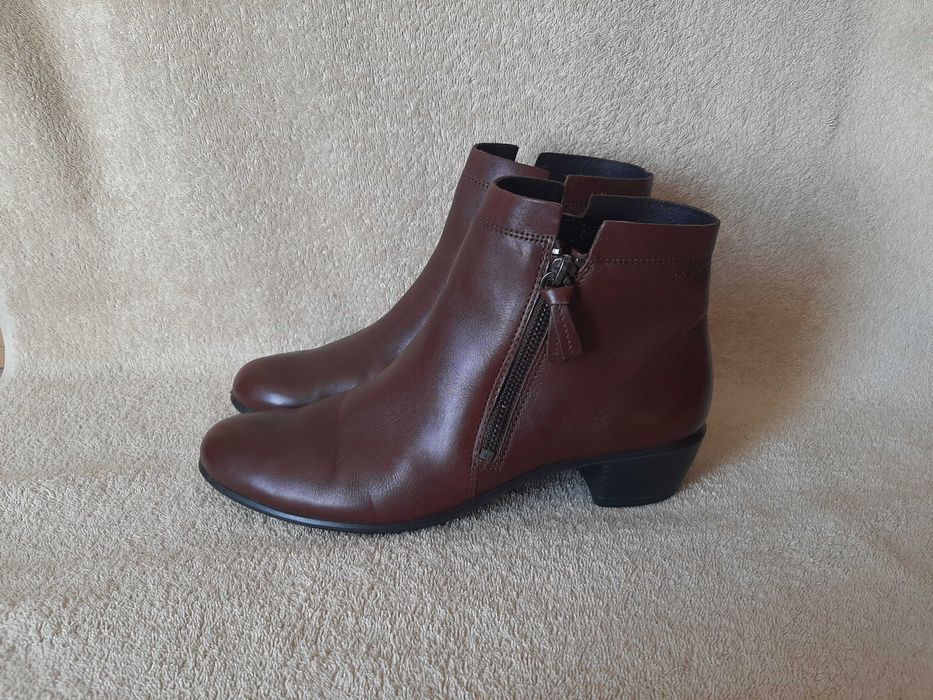 Ботильйони черевики Ecco Shape р.38