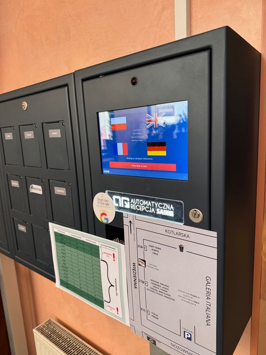 Automatyczna recepcja, depozytor kluczy SAIK, Aparthotel hotel
