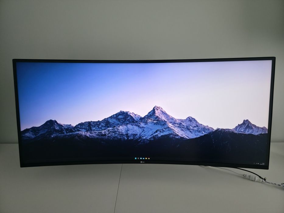 LG 38GN950-B UltraWide 38” – Como Novo