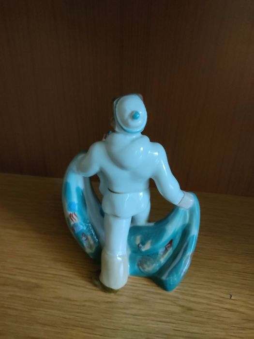 Rybak z siecią Płonne porcelana