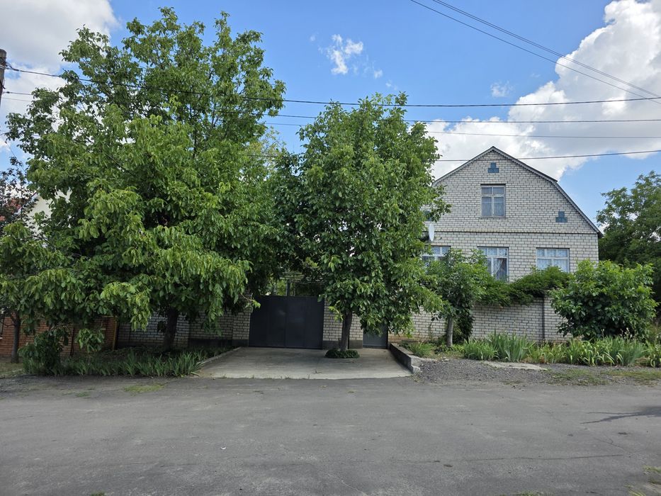 Продаж будинку перегон, вул. Кленова.