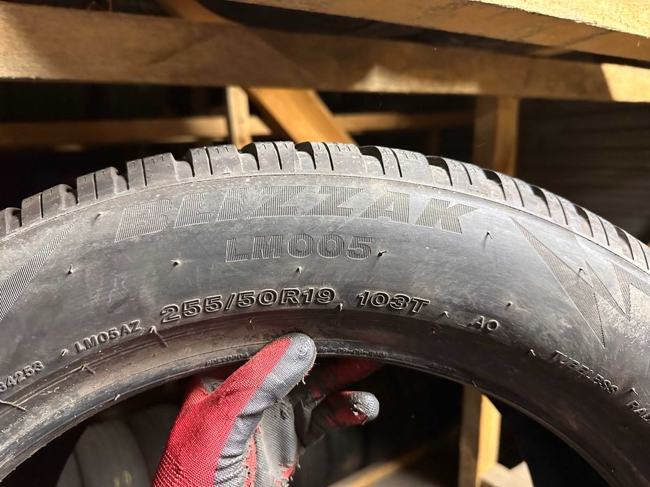 Шини зима 255/50R19 BRIDGESTONE BLIZZAK LM 005 2шт 7мм 21/24