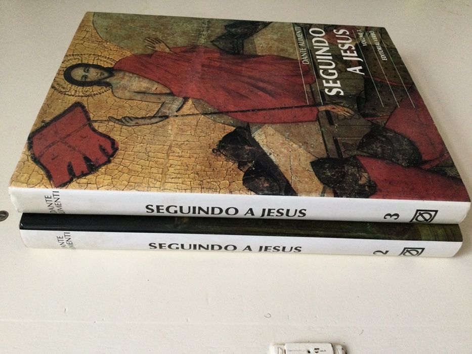 Dois livros sobre Jesus