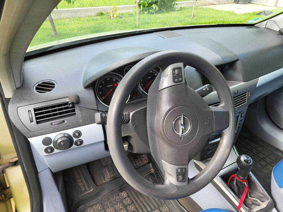 Samochód Opel Astra H 1.6 benzyna