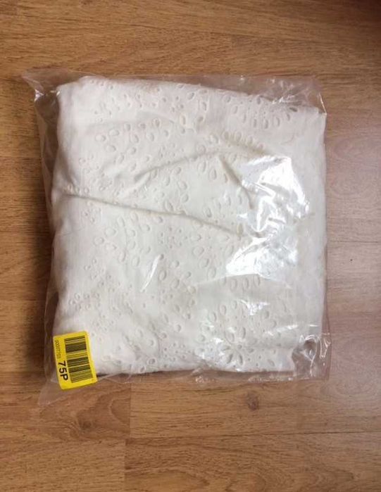 NOWA biała bawełniana sukienka mini Bik Bok ażurowy wzór off shoulder