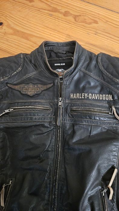 Blusão Harley Davidson em pele para mota. Com proteções e ventilações.