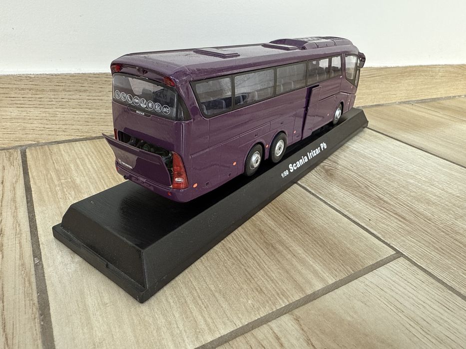 модель автобуса Scania Irizar Pb масштабу 1/50