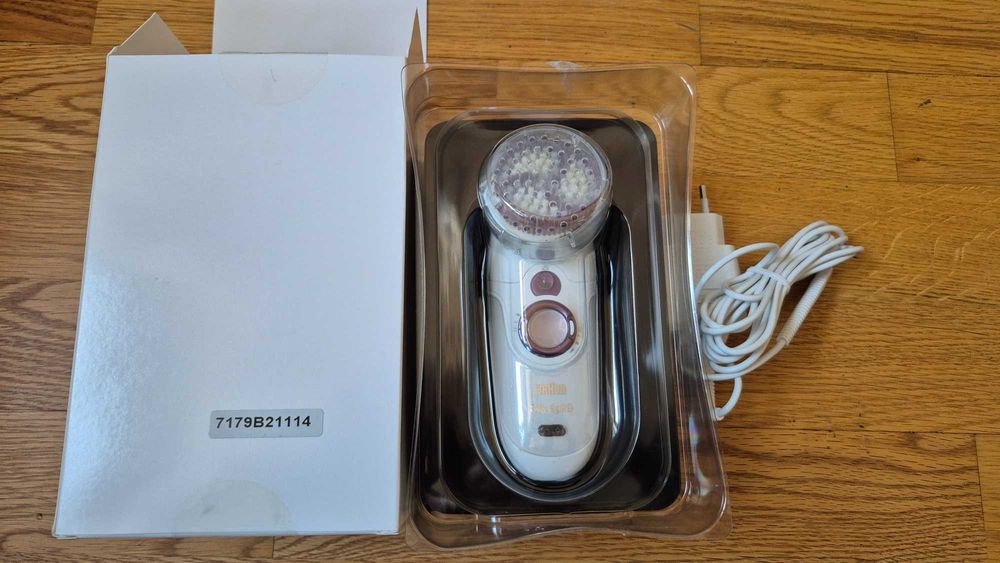 Masażer do twarzy Braun, kompletny zestaw, stan idealny