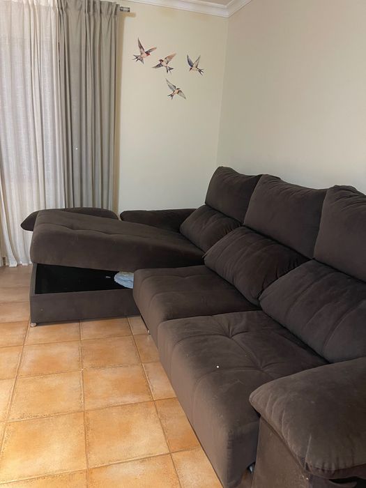 Sofá com chaise longue elevatório