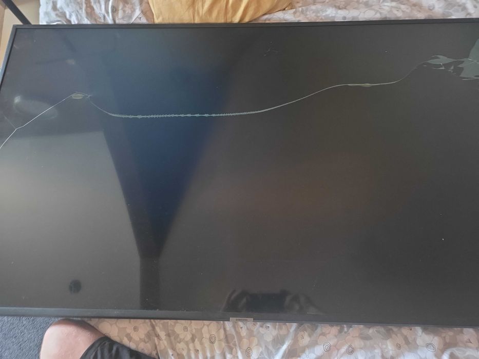 Samsung UE55RU7102K 55" – uszkodzona matryca