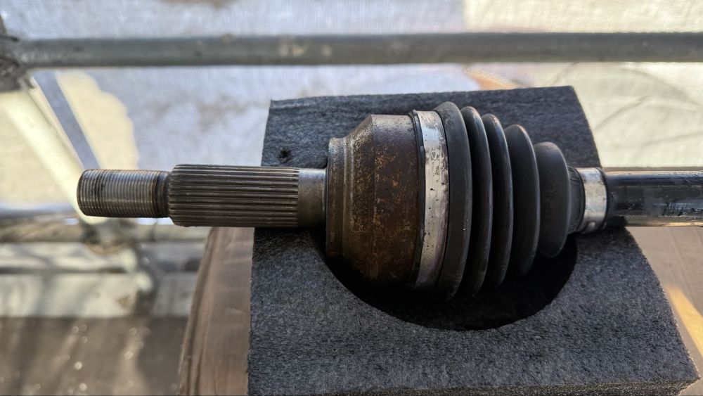 Напіввісь, полуось Tesla X/S, plaid 2021-2026 років