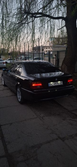 Машина в хорошому стані
