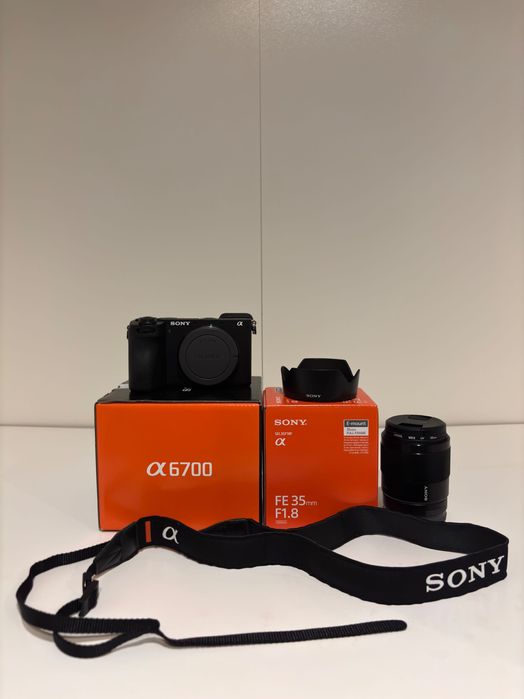 Sony a6700 - Corpo + Objetiva Sony FE 35mm f/1.8