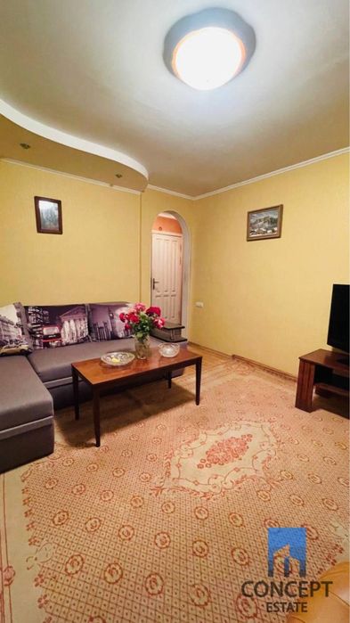 Продам большую 3 комн. квартиру 61 м2 ул.Независимости (Титова)