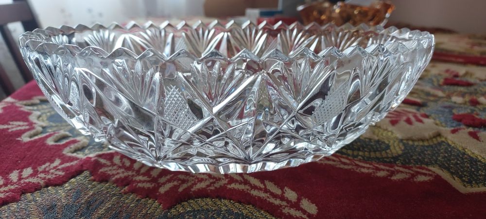 Салатниця кришталева!