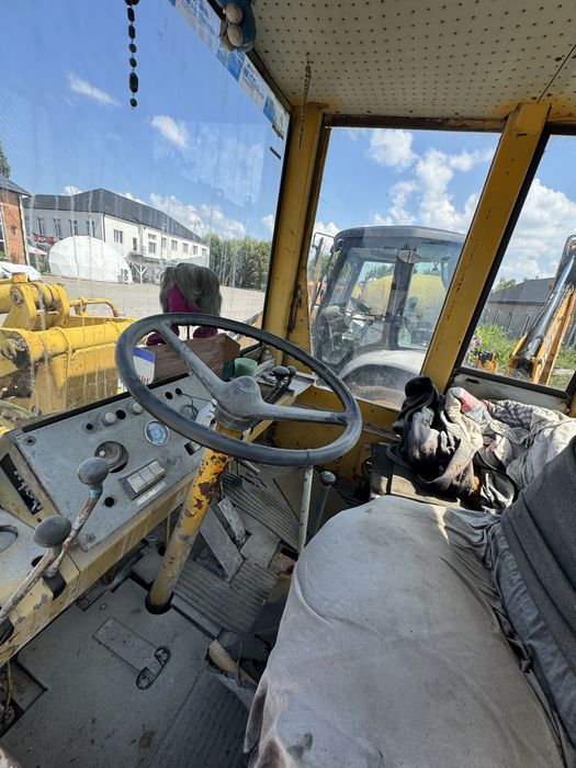 Фронтальний навантажувач