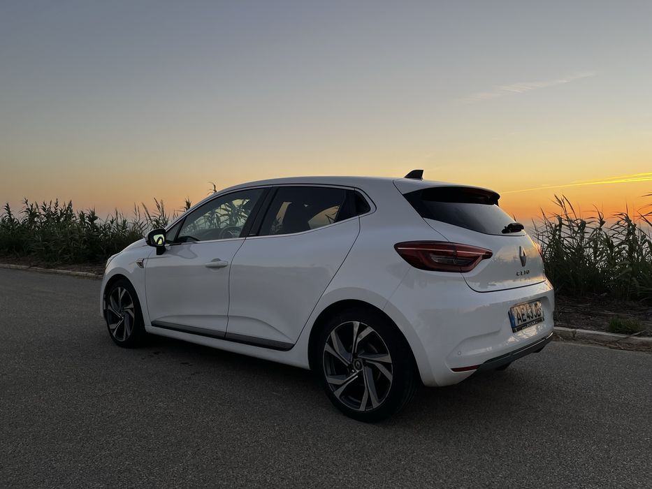 Renault Clio E-Tech Hibrid 140cv - ótimo estado